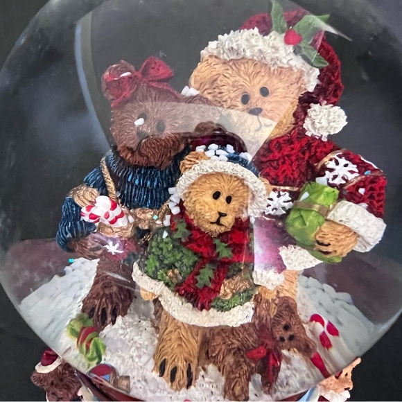 Christmas Musical Snow globe Three Bear 6” JC Penney in the Box - Picture 15 of 16